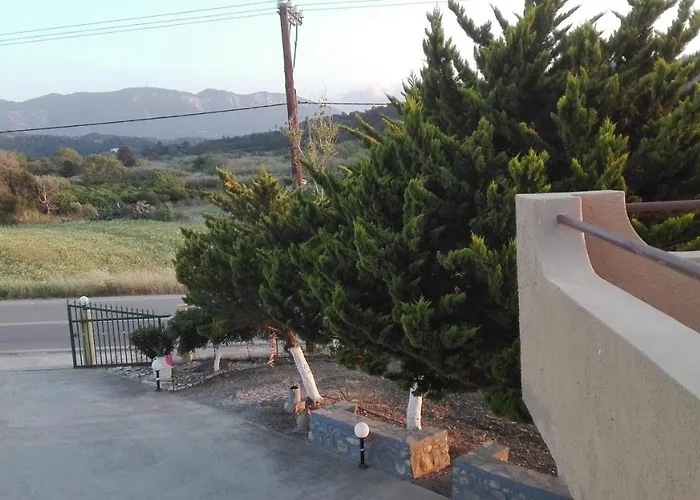 East View * Kalavárda