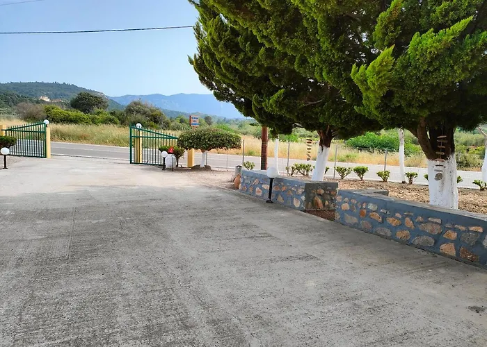 East View * Kalavárda