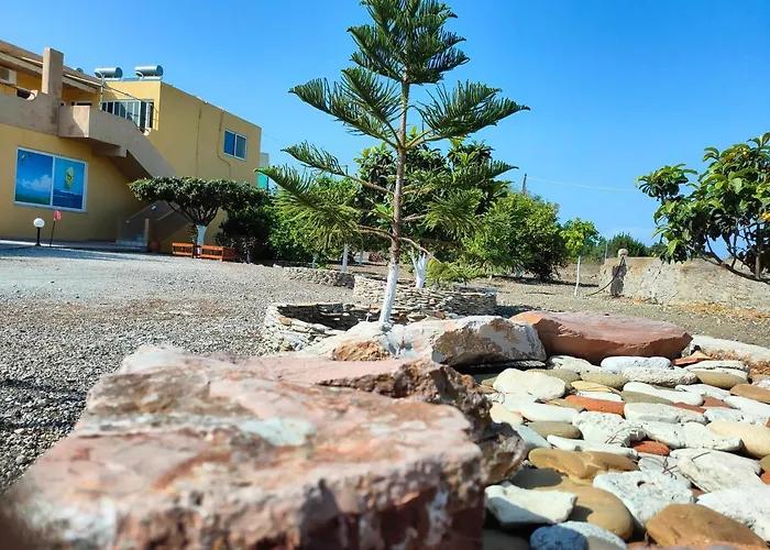 East View Apartment *